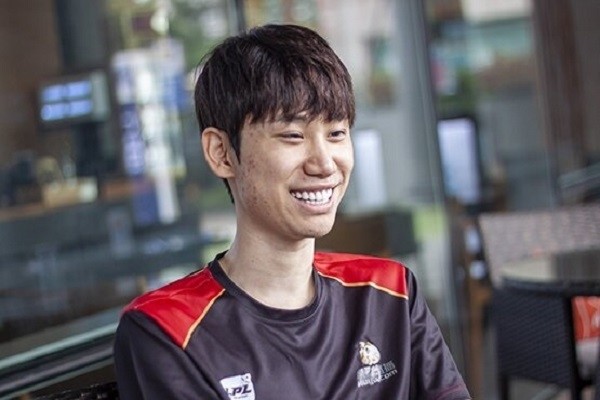 星空体育官方网站Doinb在皇家马德里比赛中比赛规则变更，反败为胜引发热议！(马德里竞技和皇家马德里)