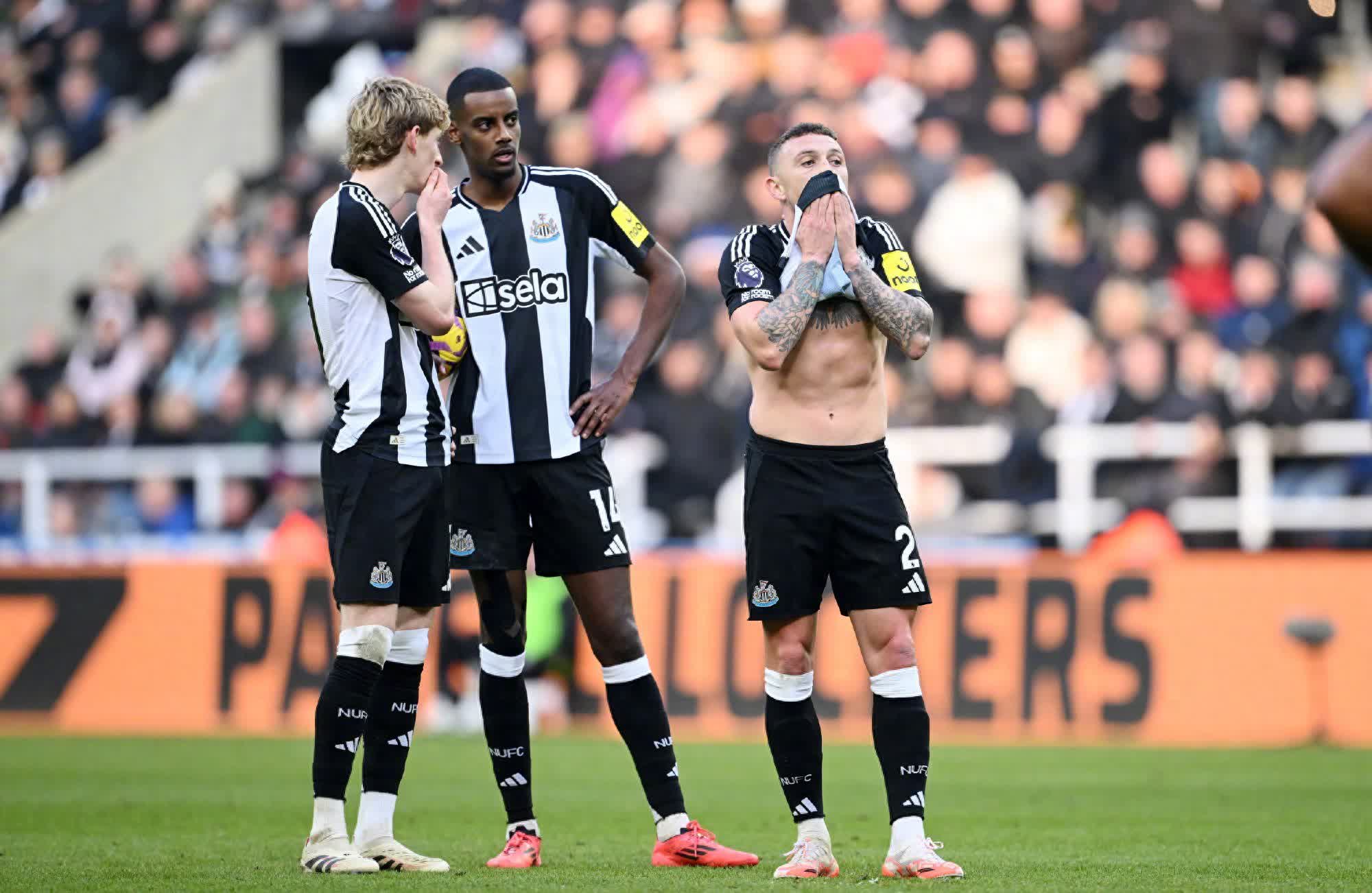 星空关于纽卡斯尔训练开放日，国际比赛日主帅复盘引欢呼，亚冠在即，控场能力受关注的信息